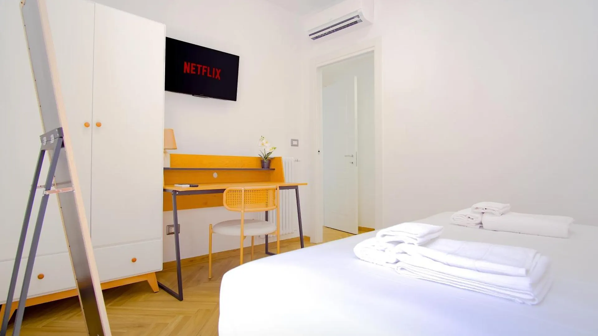 Elegantis Gracchi Apartment - Your Chic Retreat In Central Rome - Vatican Area イタリア